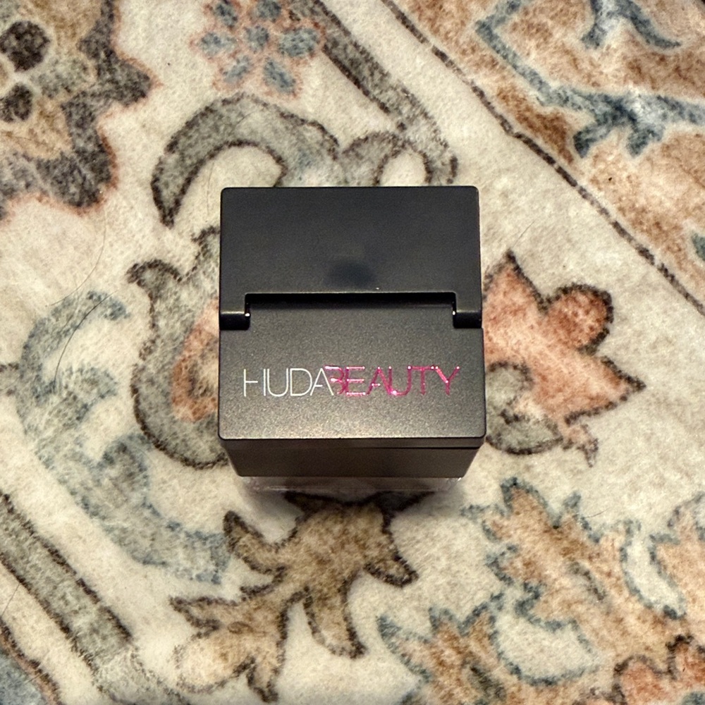 New Mini HUDA BEAUTY Baby Bake in Banana Bread